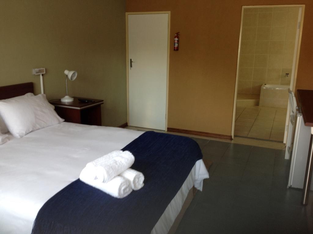 Amigos Bed & Breakfast - No Loadshedding Mbombela Habitación foto